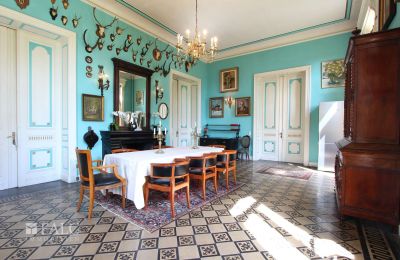 Château à vendre Fays, Wallonie, Großzügiges Küchenambiente mit Sonnenausrichtung