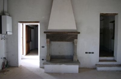 Château à vendre San Leo Bastia, Palazzo Vaiano, Ombrie:  Cheminée