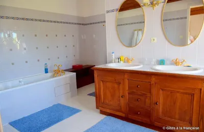Manoir à vendre Cuq-Toulza, Occitanie:  Salle de bain