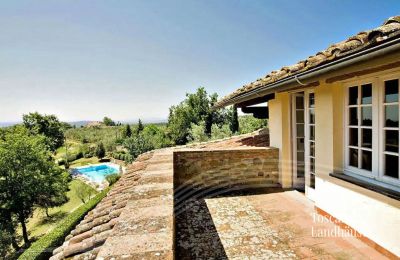 Maison de campagne à vendre Monte San Savino, Toscane:  RIF 3008 Terrasse mit Blick auf Pool