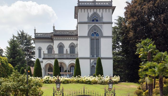 Demeure historique à vendre 28040 Lesa, Piémont,  Italie