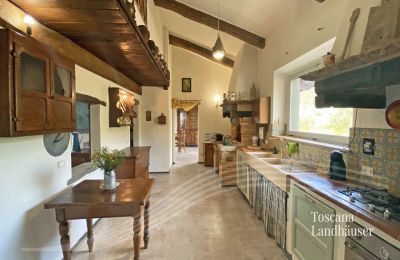 Maison de campagne à vendre Cortona, Toscane:  RIF 3085 Küche mit Blick in Essbereich