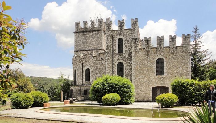 Château médiéval à vendre Ombrie,  Italie