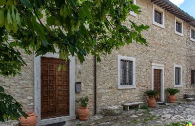 Villa historique à vendre 05023 Civitella del Lago, Ombrie:  Cour intérieure