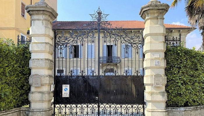 Demeure historique à vendre Verbano-Cusio-Ossola, Intra,  Italie