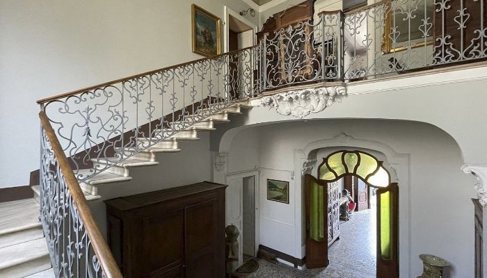 Villa historique Verbano-Cusio-Ossola, Intra 4