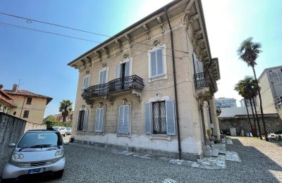Villa historique à vendre Verbano-Cusio-Ossola, Intra, Piémont:  Vue latérale