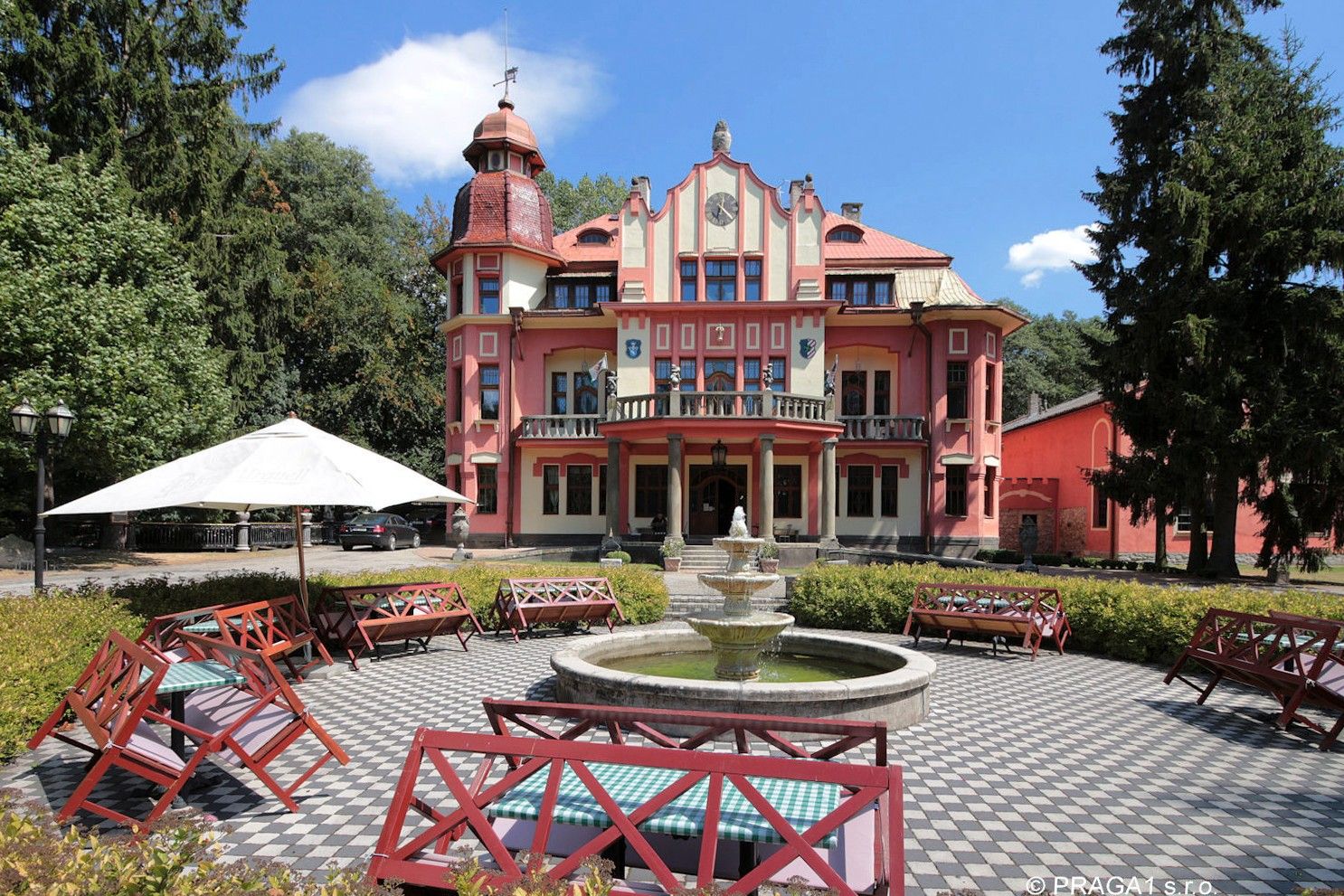 Photos Petit château en Bohême du Sud avec 8 hectares de terrain