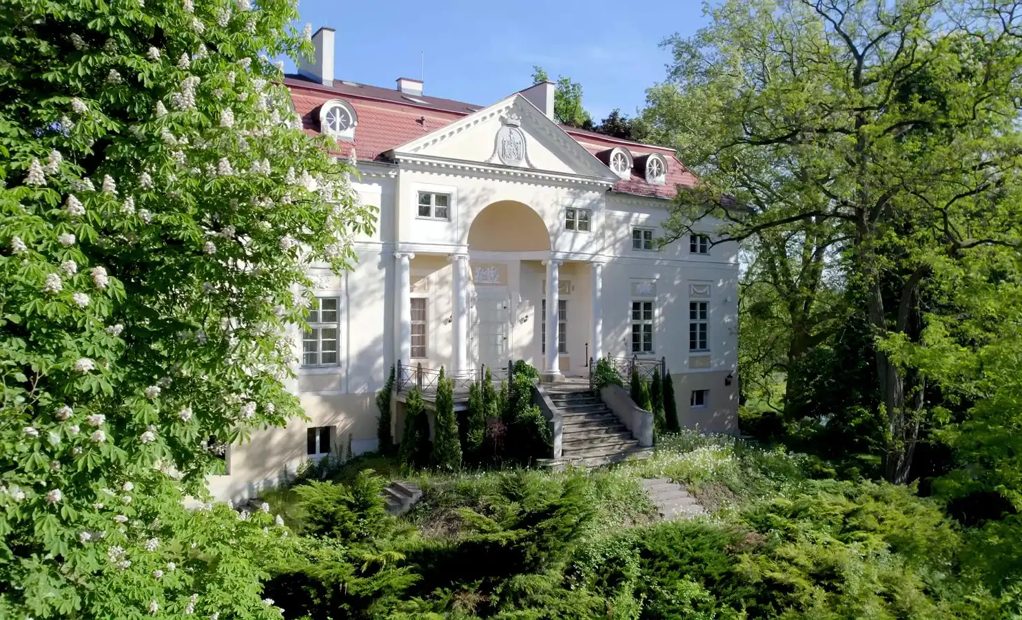 Photos Wyjątkowy Pałac + osobny hotel pod Wrocławiem