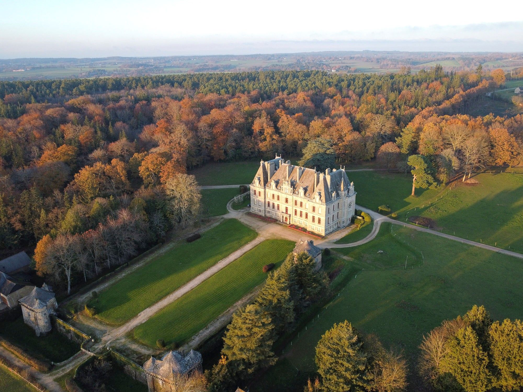 Photos Château exceptionnel du 19ème siècle en Bretagne