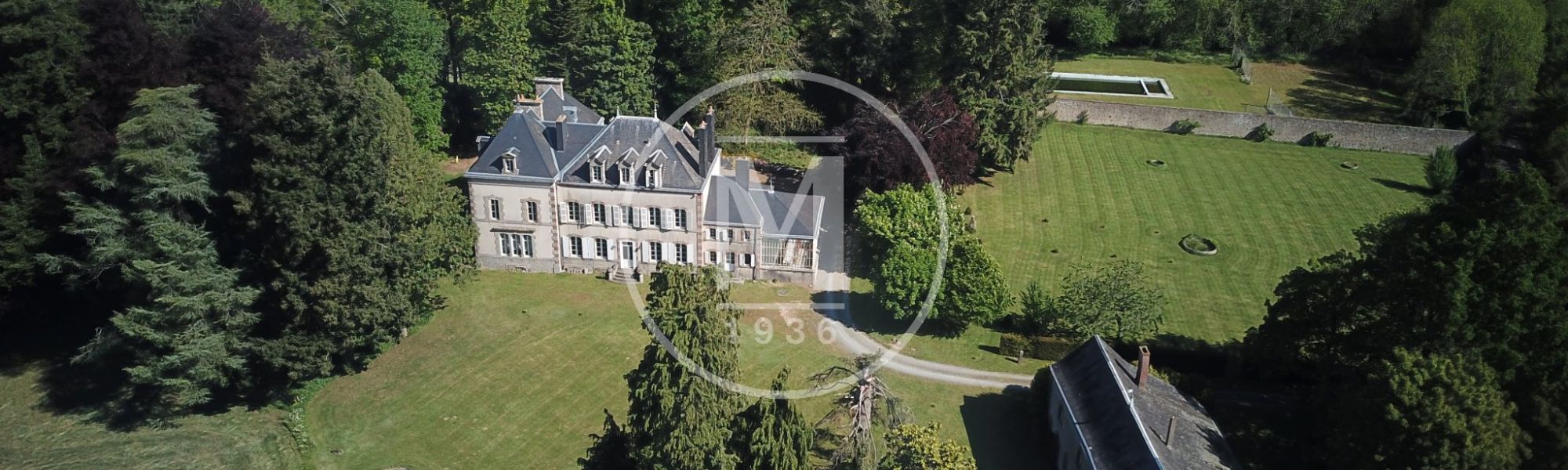 ???images??? Château à vendre Pouzauges 18 pièces - 700 m²