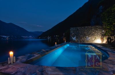 Propriété historique à vendre Brienno, Lombardie:  Pool at Night