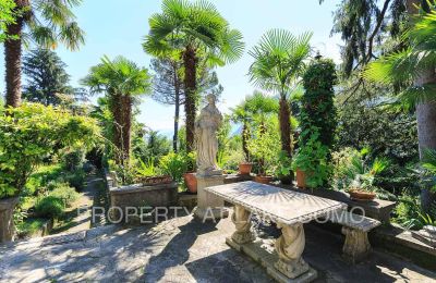 Villa historique à vendre Dizzasco, Lombardie:  Jardin