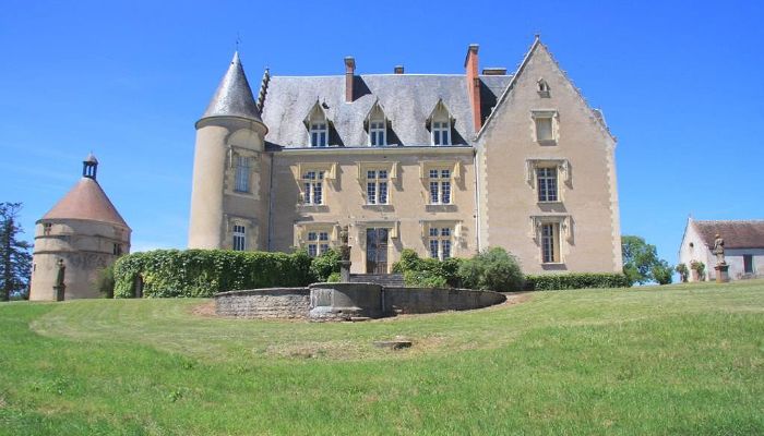 ???images??? Chance to buy a Fine Chateau & Estate on edge of lake