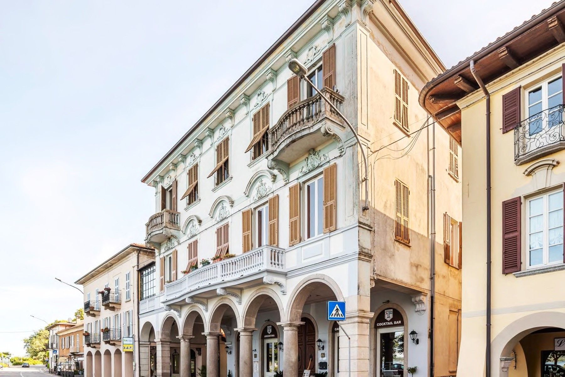 Photos Appartement de luxe dans un palazzo de 1850 sur la promenade du lac à Lesa