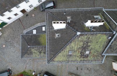 Maison de ville à vendre 53945 Blankenheim, Rhénanie-du-Nord-Westphalie, Ansicht Walmdächer Haupthaus und Anbau