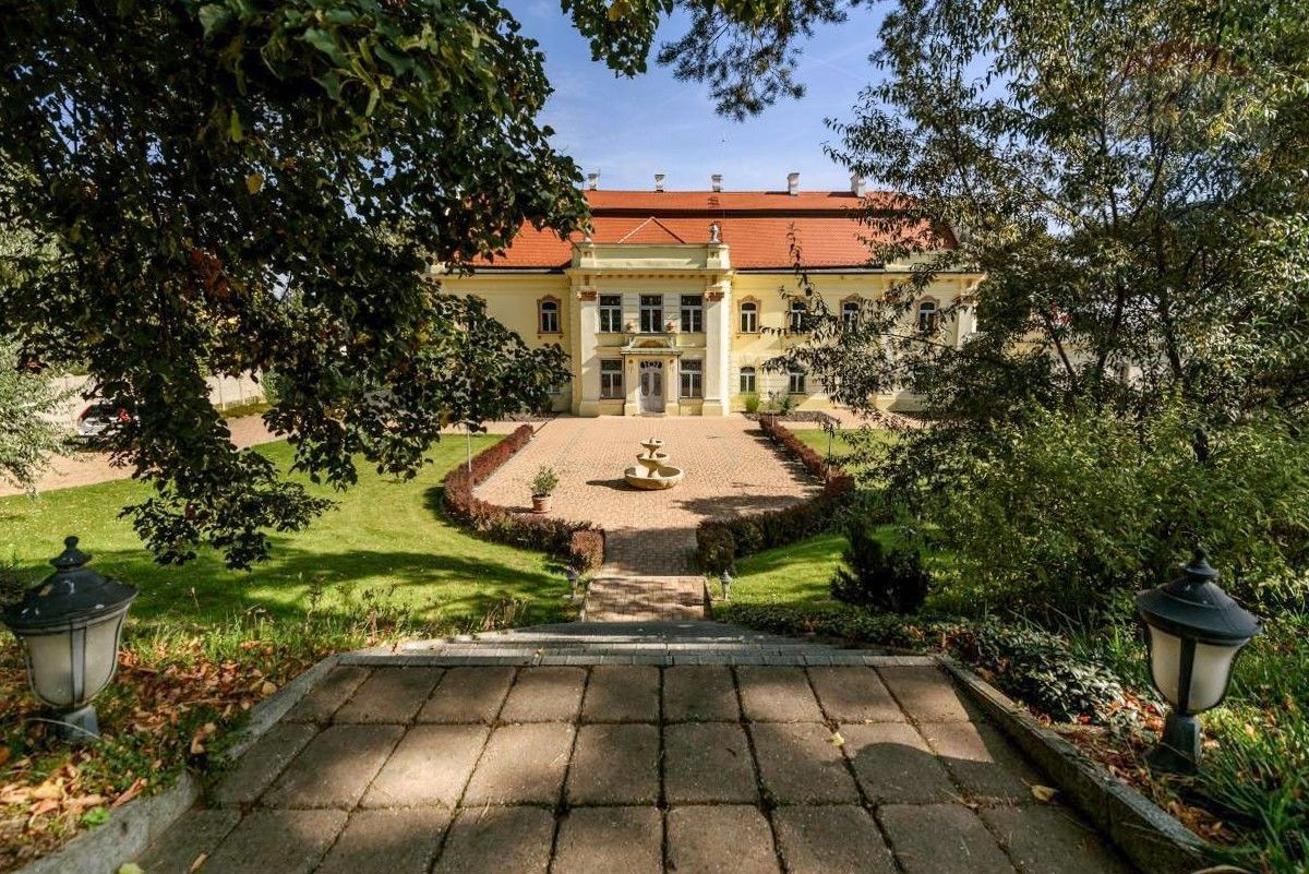 Photos Manoir Art nouveau avec parc dans l'ouest de la Slovaquie