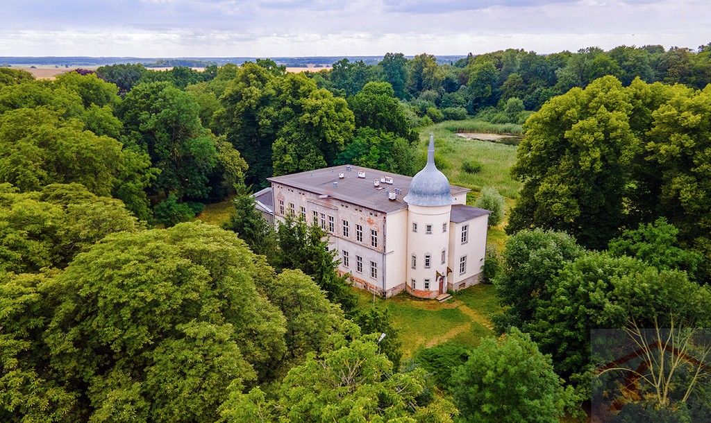 Photos Poméranie occidentale : Maison de maître avec étang et terrain boisé