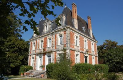Immobilier historique à vendre Saint-Séverin:  