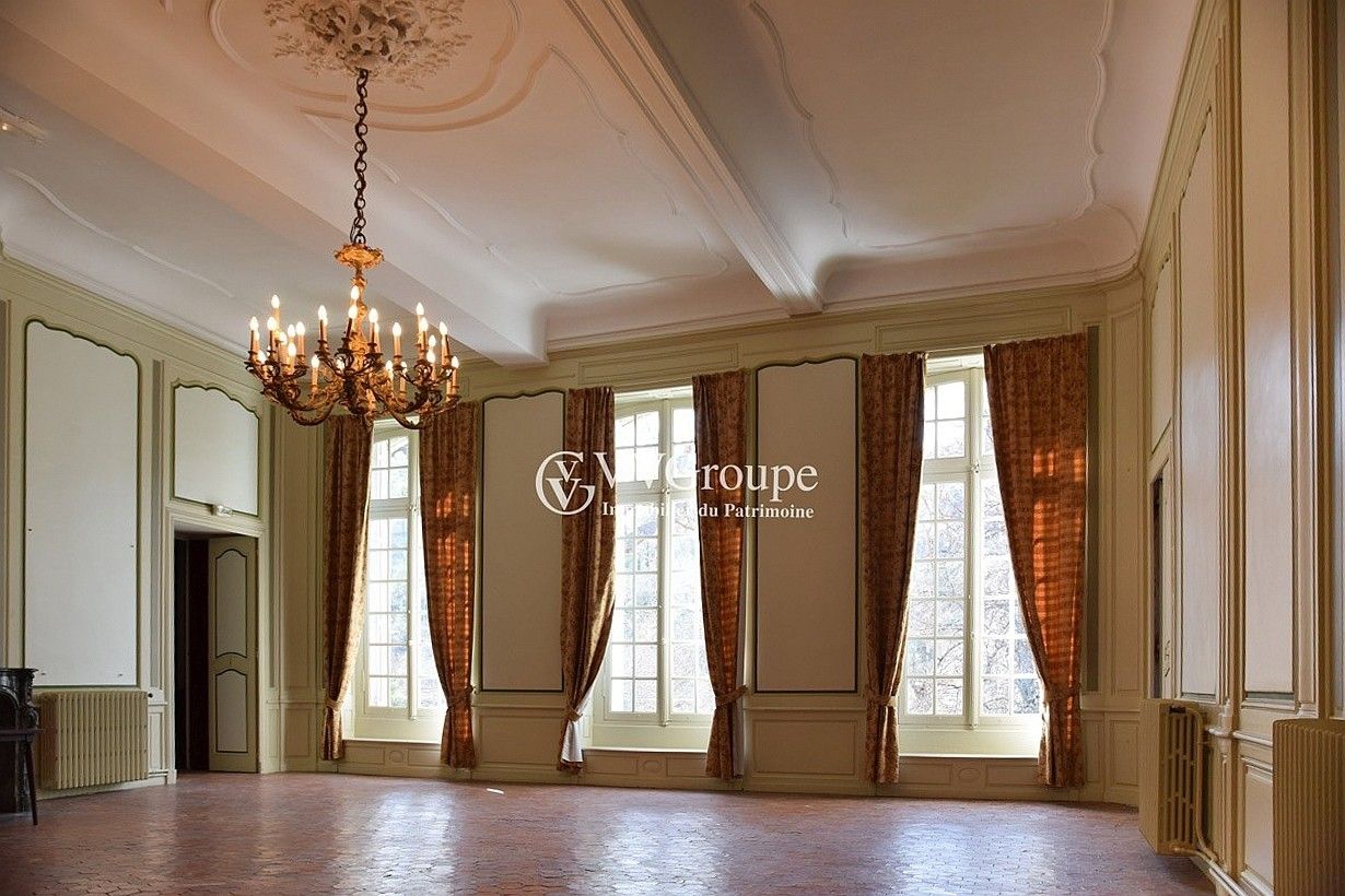 Photos Évêché du 17ème siècle avec orangerie aménagé en hôtel-restaurant, secteur Rennes le Château - Aude