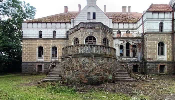 Nous achetons un vieux château