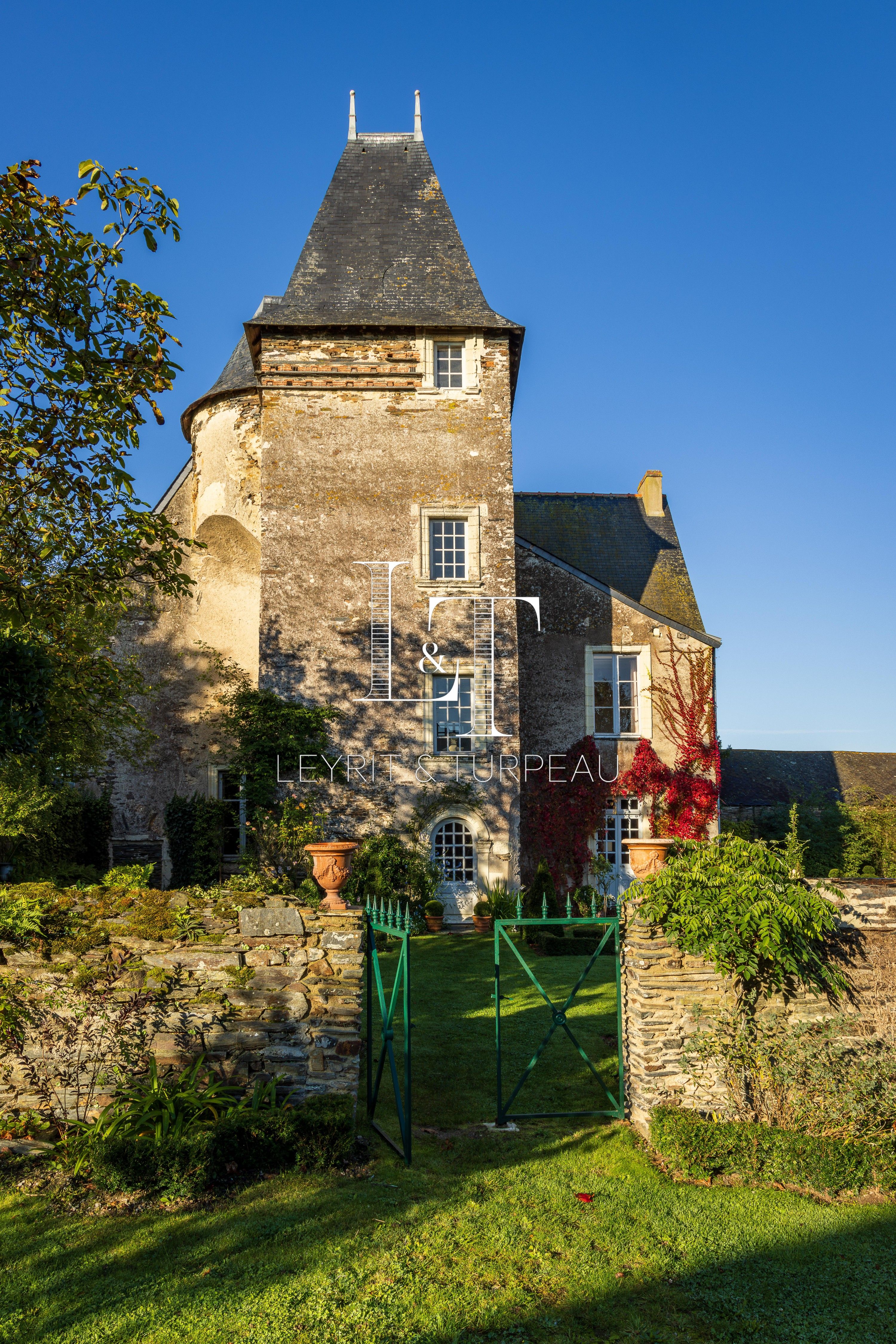Photos Manoir de la Loire avec décor d'origine