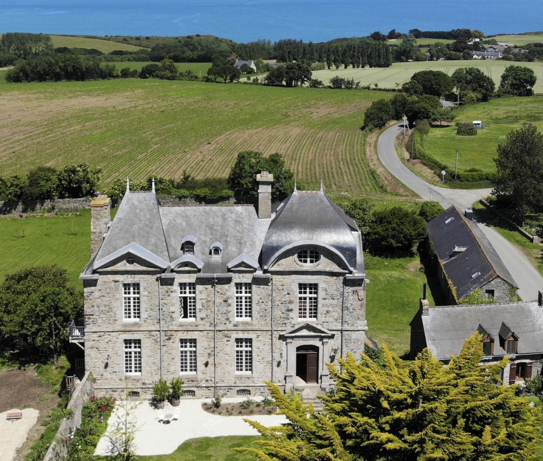 Photos Manoir breton en bord de mer dans le département des Côtes-d'Armor