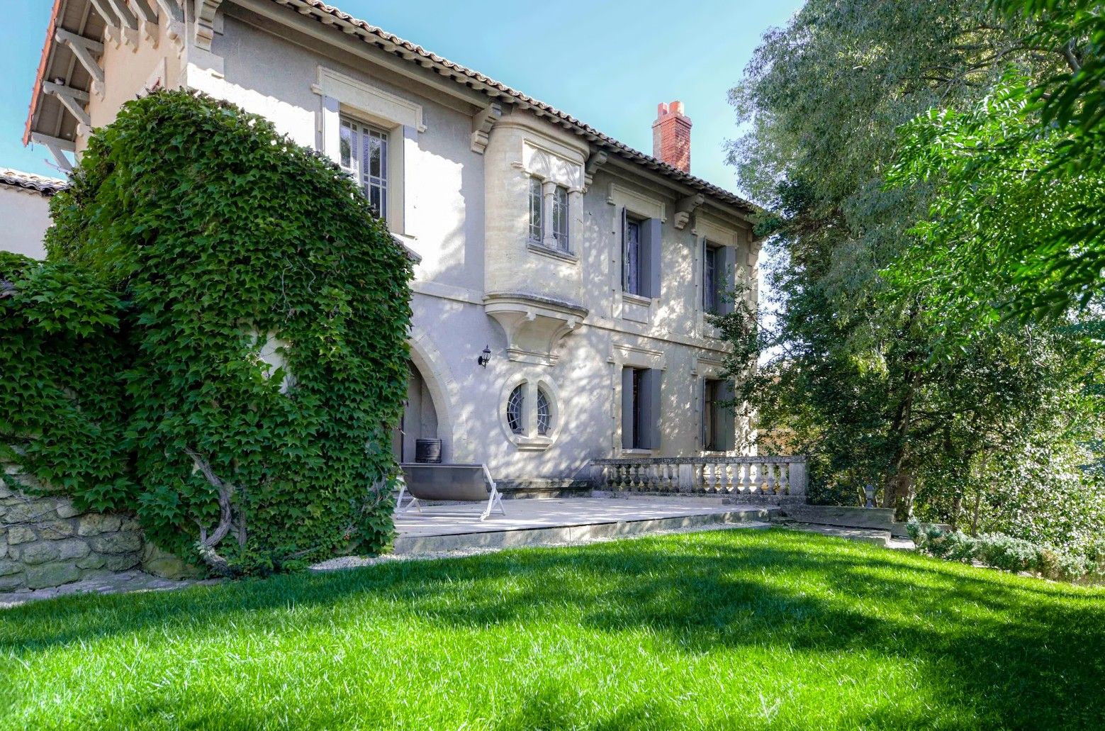 Photos Belle propriété avec jardin à Uzès