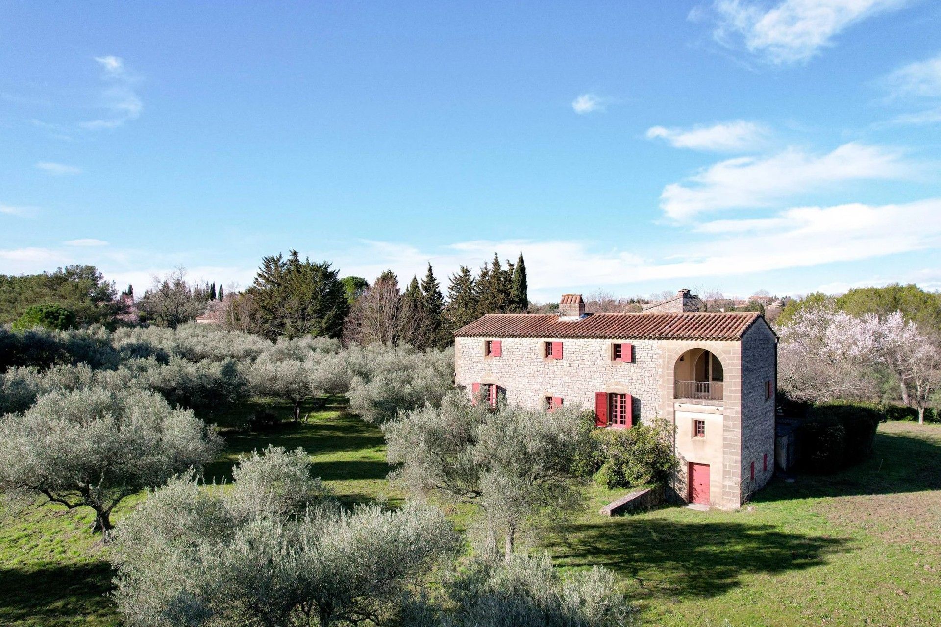 Photos Charmante maison provençale - 2,4 hectares