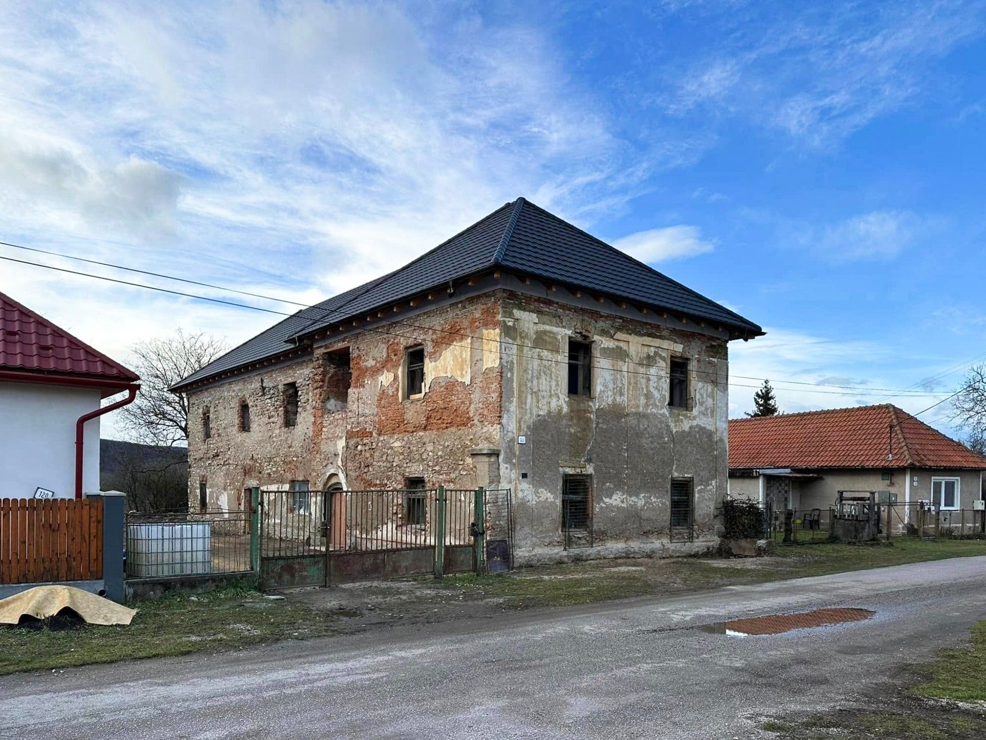 Photos Manoir à rénover dans l'ouest de la Slovaquie