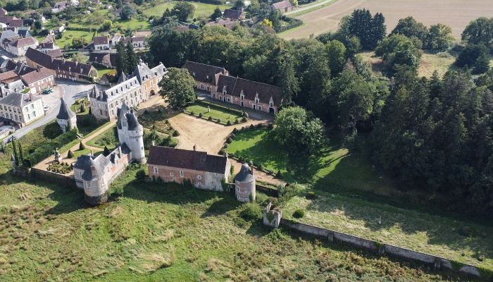 Château en Perche avec parc de 41 hectares – 120 km de Paris