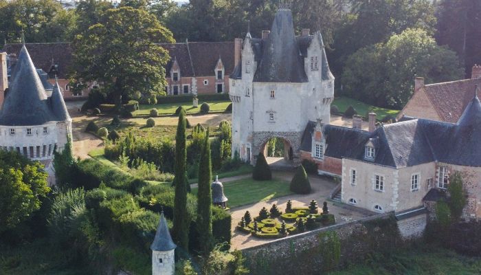Château en Perche avec parc de 41 hectares – 120 km de Paris, Offre privée d’immobilier historique