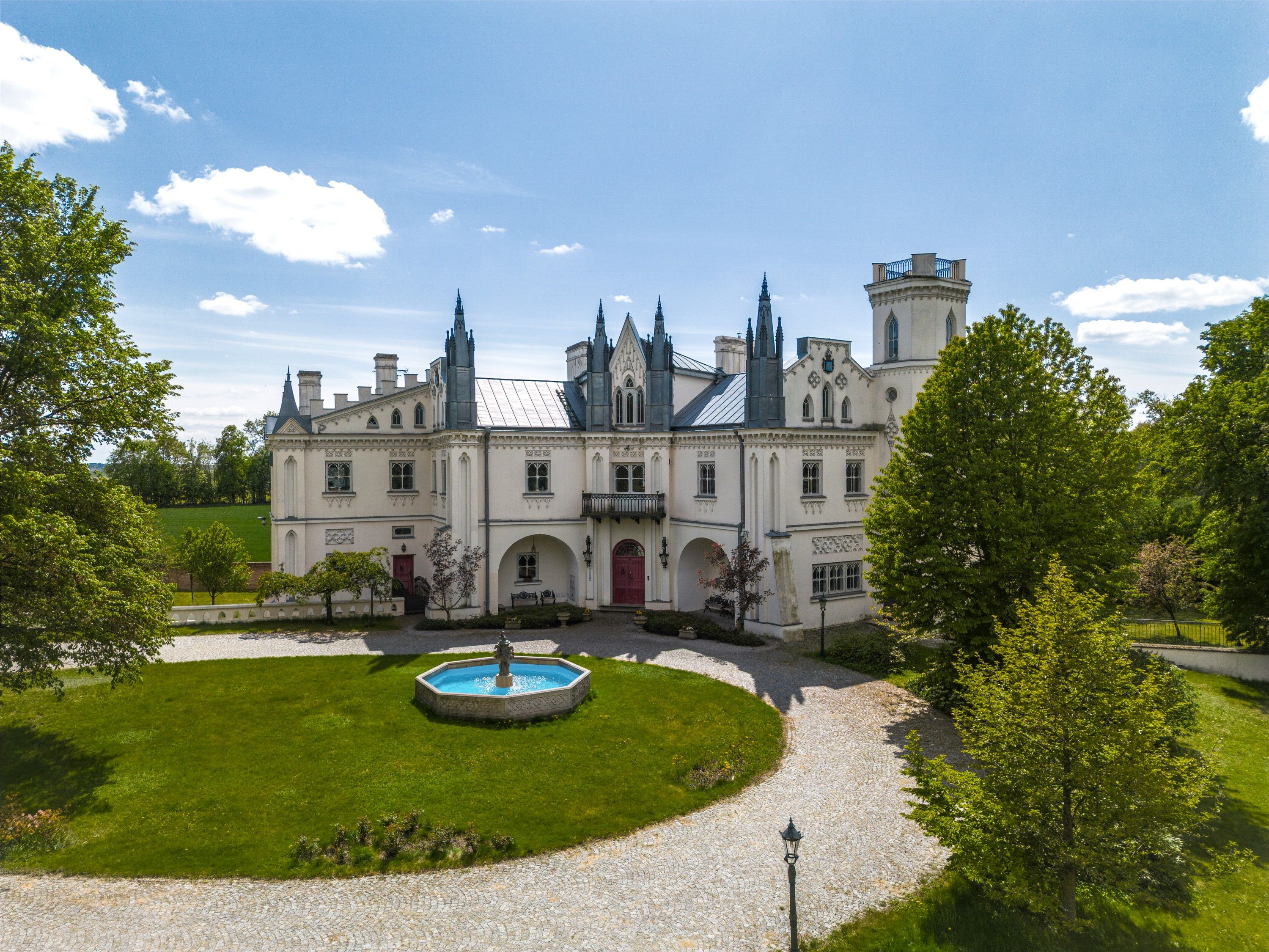 Photos Château parfaitement rénové près de Varsovie