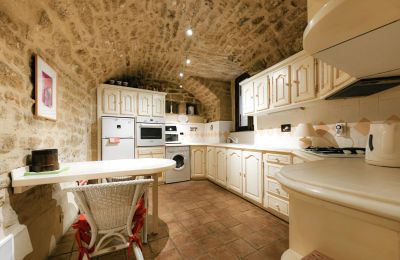 Propriété historique à vendre Vers-Pont-du-Gard, Occitanie, Cuisine