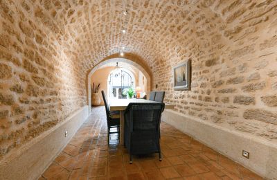 Propriété historique à vendre Vers-Pont-du-Gard, Occitanie, Image 5/21