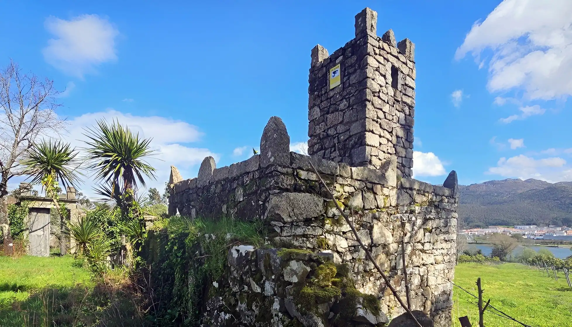 Photos Entwicklungsprojekt in Galizien: Pazo, Nebengebäude und Kapelle in der Region O Baixo Miño - 9 Hektar