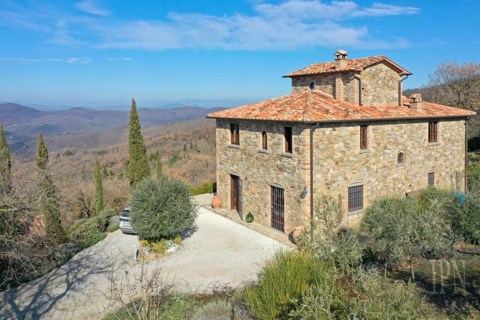 Photos Demeure de campagne avec vue panoramique près de Preggio et piscine chauffée