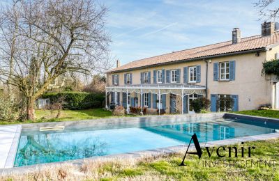 Manoir à vendre Vaugneray, Auvergne-Rhône-Alpes, Vue de l'arrière
