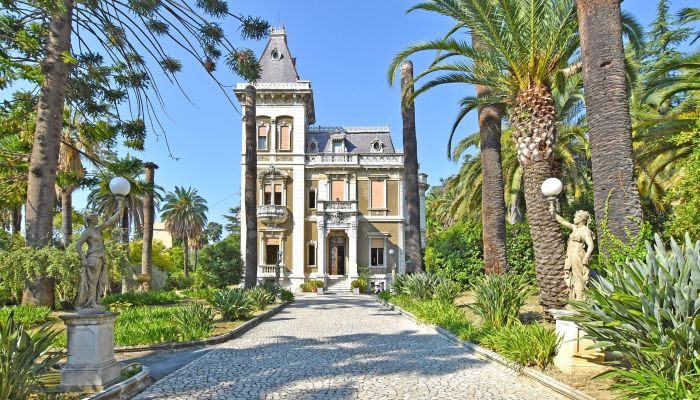 Demeure historique à vendre Ligurie,  Italie