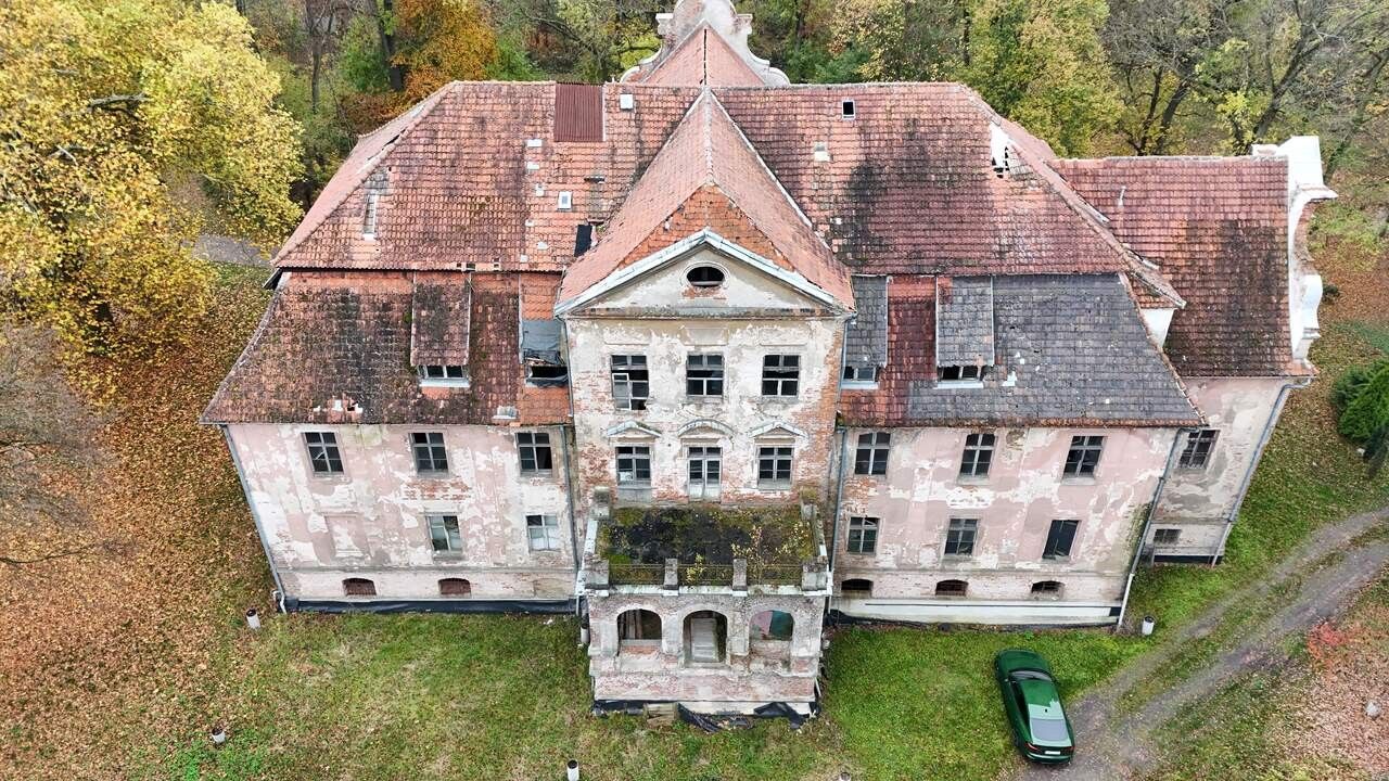 Photos Manoir historique à Rychnów avec parc et potentiel hôtelier