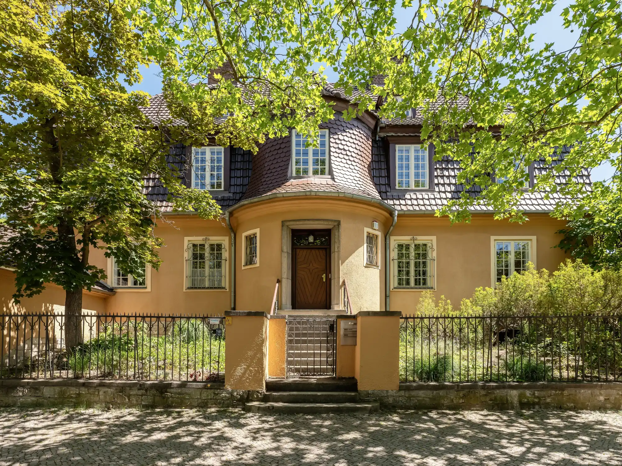 Photos Historic Elegance Meets Modern Luxury: Unique Property for Exclusive Living and Working Berlin-Westend