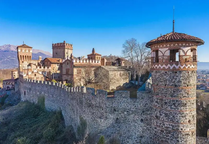 Château médiéval à vendre Pavone Canavese, Piémont, 1