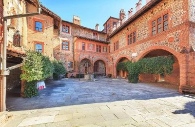 Château médiéval à vendre Pavone Canavese, Piémont, Cour intérieure