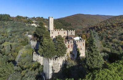 Château médiéval à vendre Croci di Calenzano, Toscane, Photo Drone