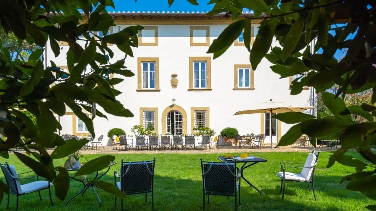 Photos Villa Leopolda: Toskana-Landgut bei Pisa mit 320 Hektar Wald