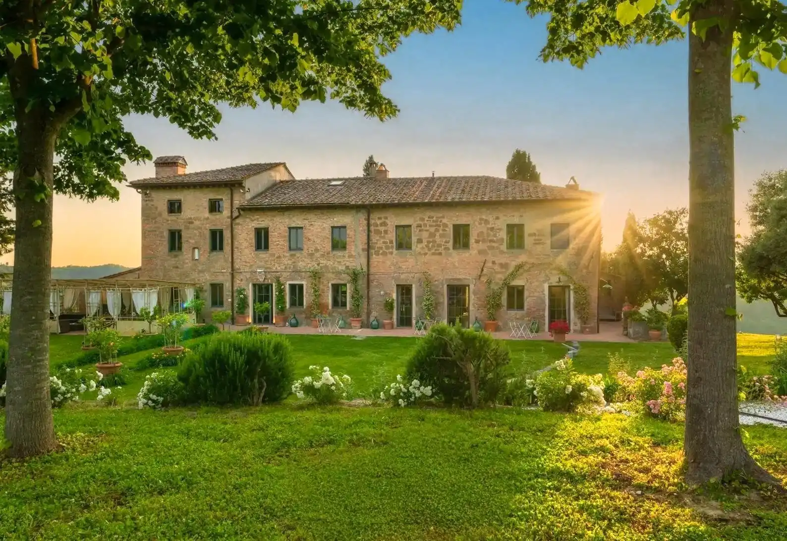 Photos Country-Retreat zwischen Pisa und Florenz auf großem Panoramagrundstück