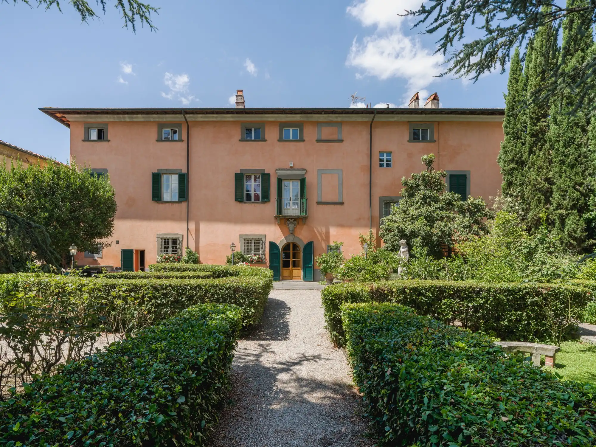 Photos Villa Montecalvo - Herrenhaus des 18. Jahrhunderts mit Fresken und 6 Hektar Grund