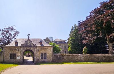 Du fil au château : quand un tailleur devient maître des lieux, Entrée