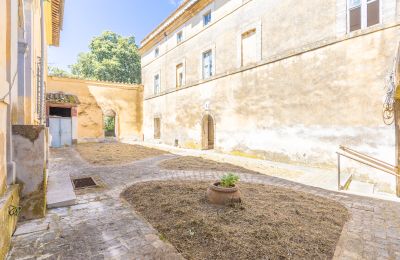 Château médiéval à vendre Vacone, Piazza del Municipio 1, Latium, Cour intérieure