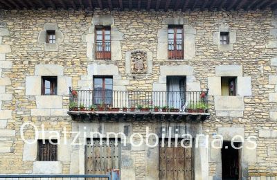 Manoir Artziniega, Pays basque
